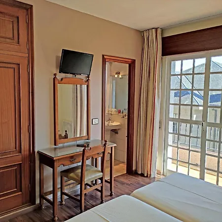 Отель Galaico 2*