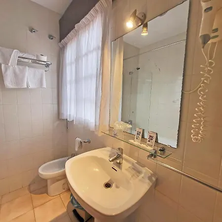 Отель Galaico 2*