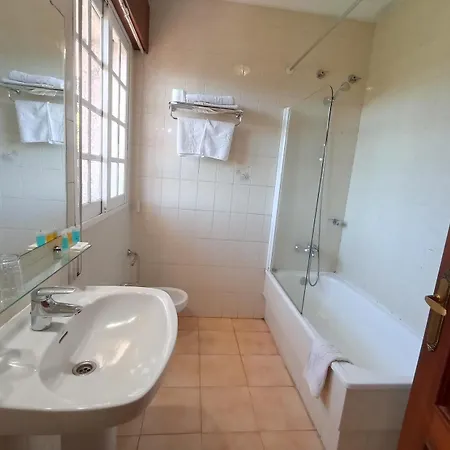 Отель Galaico 2*